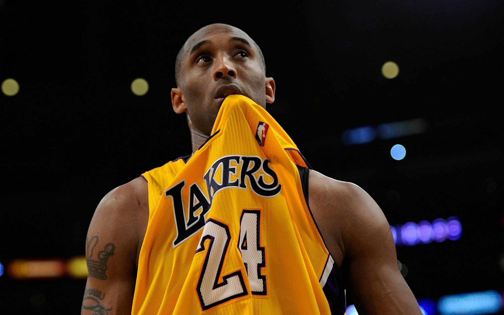 多伦多蓝鸟队解雇主帅查理·蒙托约，约翰·施耐德接掌帅印