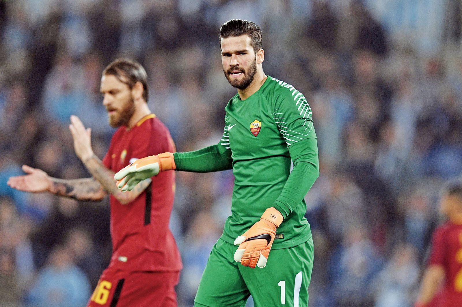 启蒙教练：维尼修斯一直有点叛逆，他应该学会控制和收敛脾气