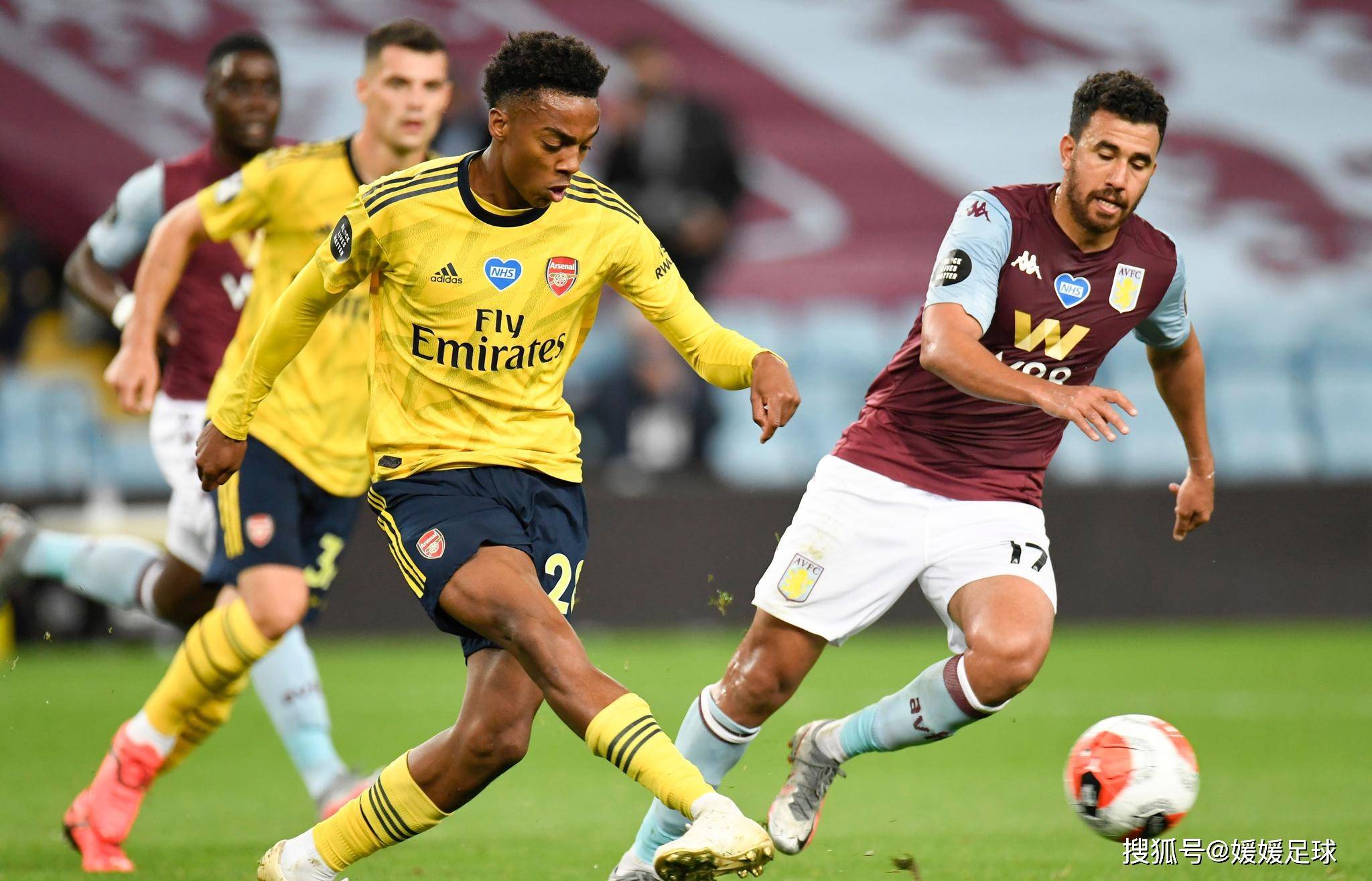 体育意甲：领跑积分榜 那不勒斯队客场4-0卡利亚里队